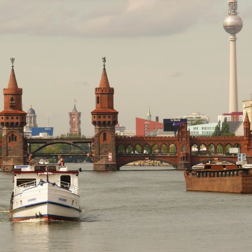 berlin spree oberbaumbrücke