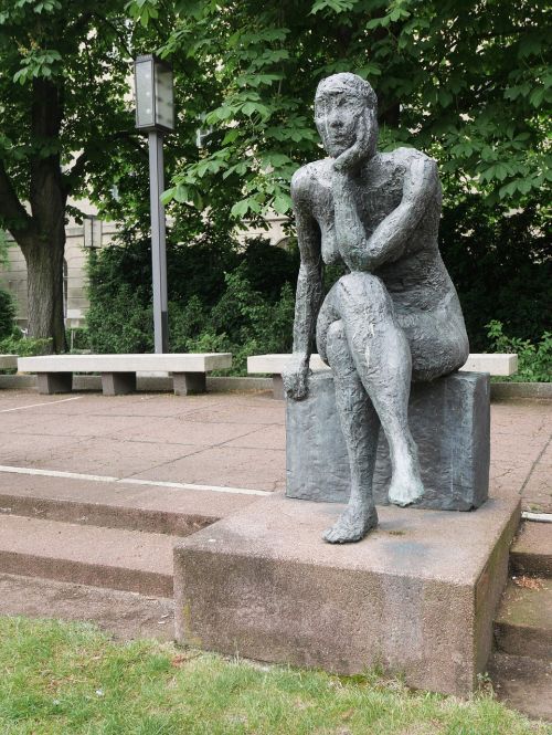 berlin sculpture musing