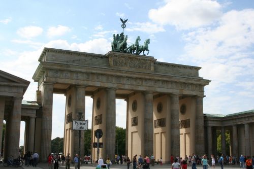 berlin brandenburg gate quadriga
