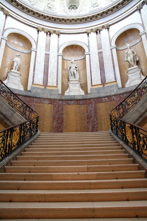 berlin museum staircase