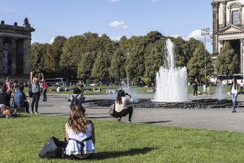 berlin pleasure garden fountain