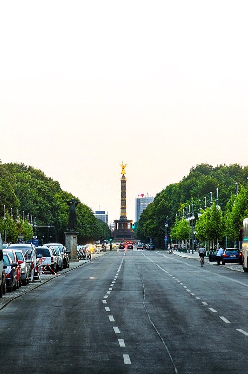 berlin  gold else  road