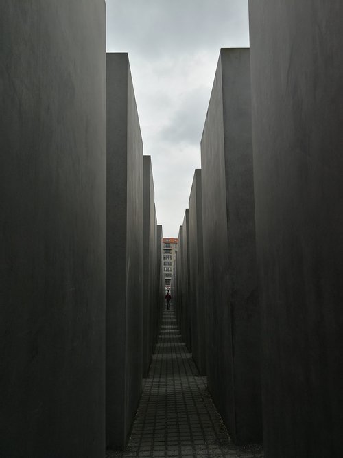 berlin  memorial  maze