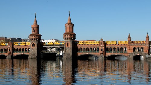 berlin  oberbaumbrücke  spree