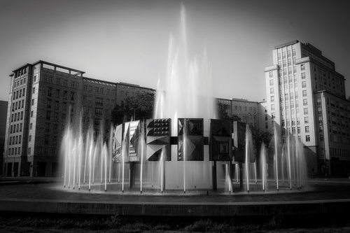 berlin  strausberger platz  fountain