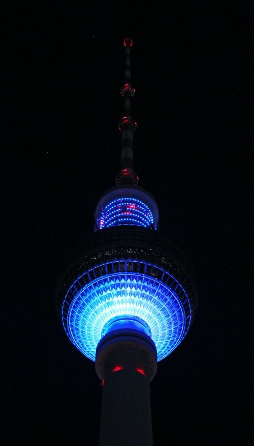 berlin tv tower light