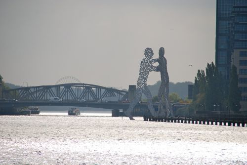 berlin silhouette river