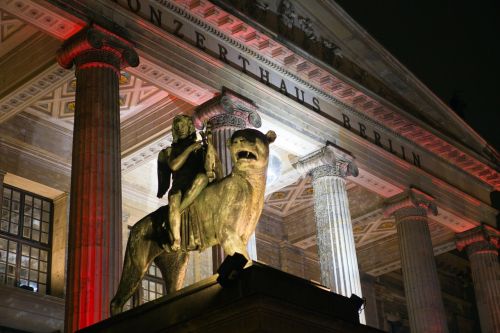 berlin christmas gendarmenmarkt konzert haus