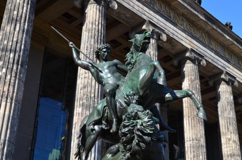 berlin sculpture bronze