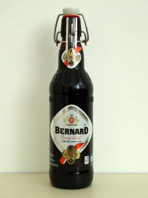 bernard dark beer drink