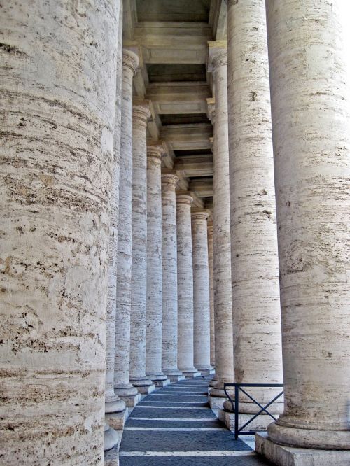 bernini's colonnade st peter's square rome