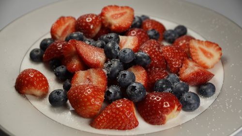 berries strawberries blueberries