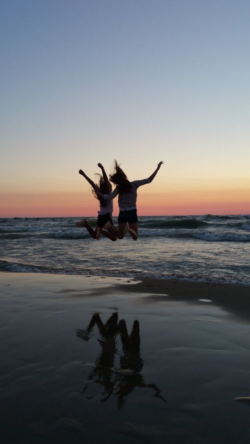 best friends sunset beach