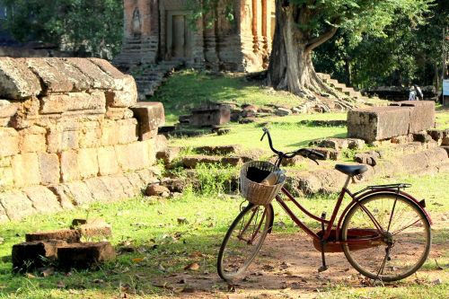 bicycle ruins cambodia