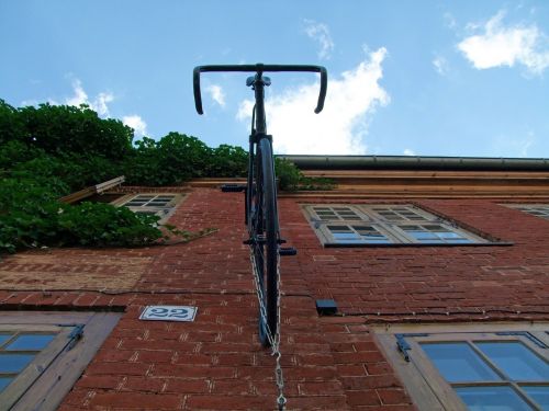 bike hauswand house facade