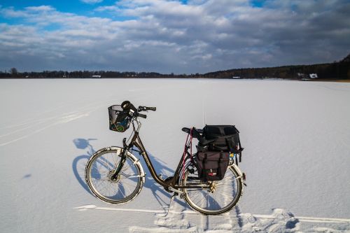 bike winter lake