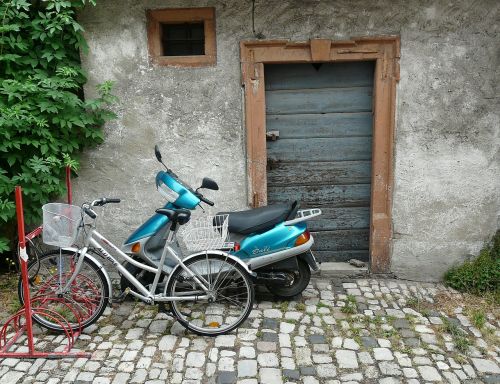 bike motorcycle door