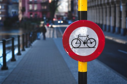 bike  signalling  travel
