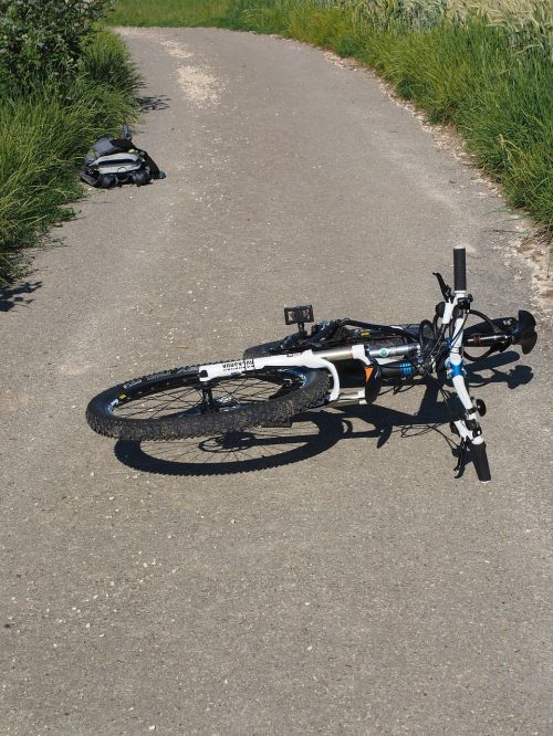bike accident mountain bike