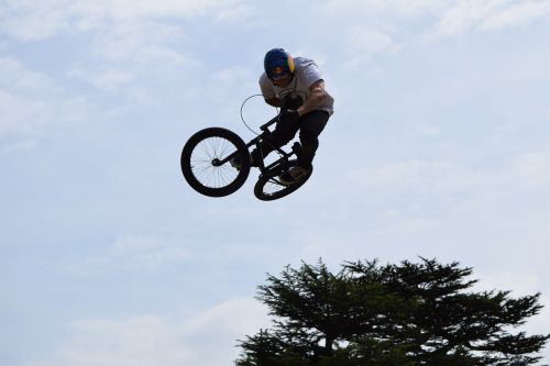 bike stunt air