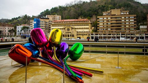 bilbao  guggenheim  colors