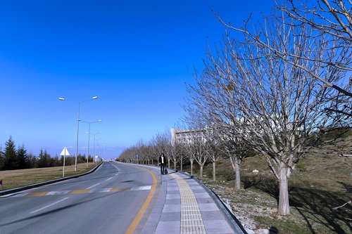 bilkent  road  footpath