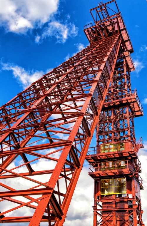 bill mining headframe