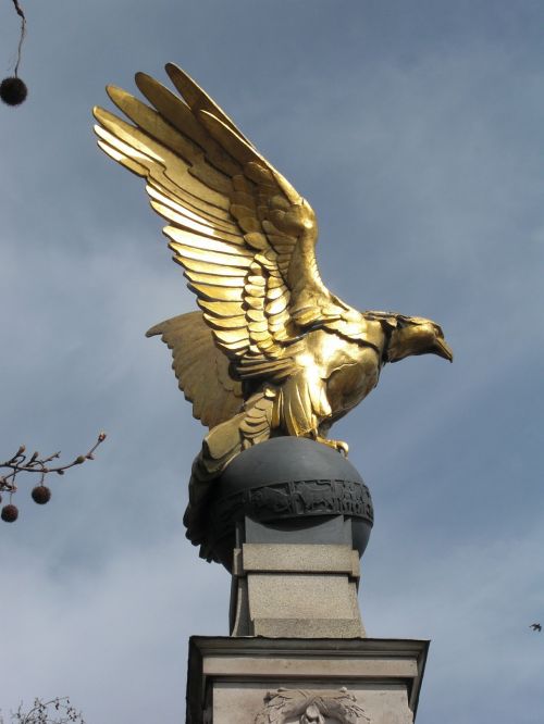 bird statue gold