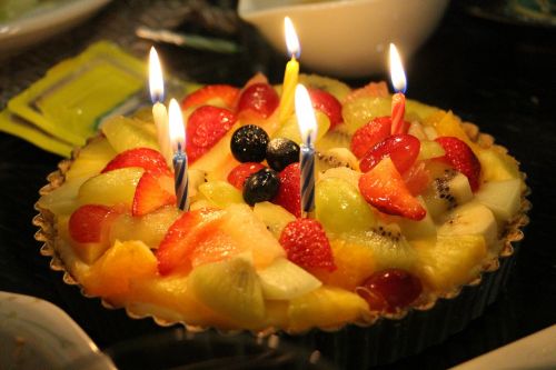 birthday cake fruit