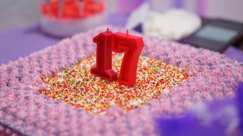 birthday cake seventeen