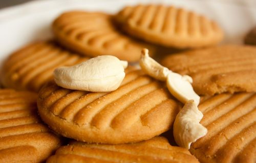 biscuits cashews cookies