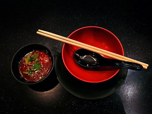 black  bowl  chopsticks