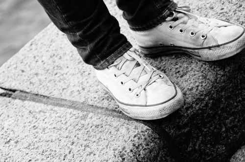 black and white shoes converse