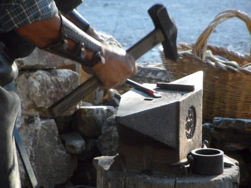 blacksmith anvil hammer