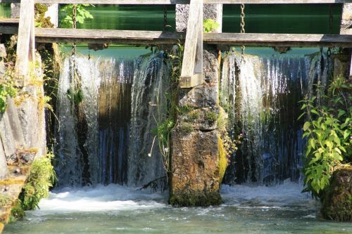 blautopf blaubeuren waterfall