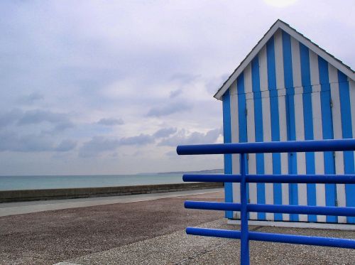 blue stripes sea