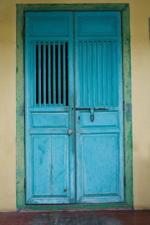 blue door architecture