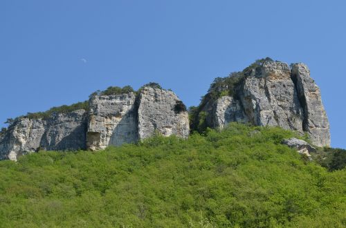 blue sky mountains height