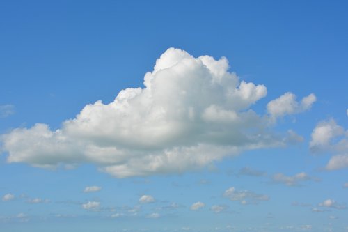 blue sky  white cloud  cumulus