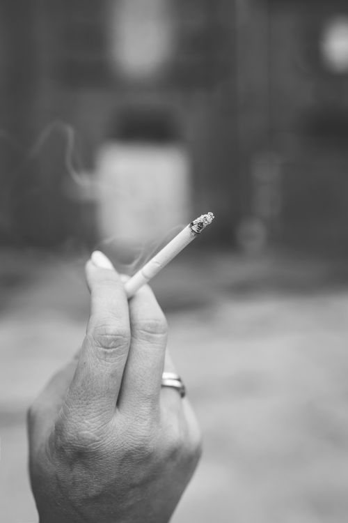 blur cigar cigarette