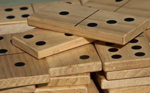 board game dominos play