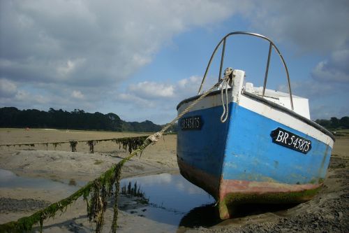 boat sea tide