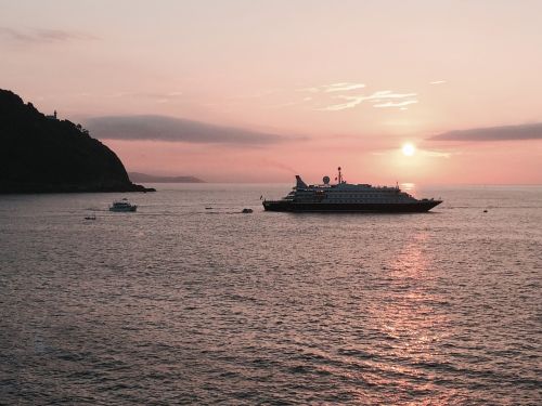 boat cruise sea