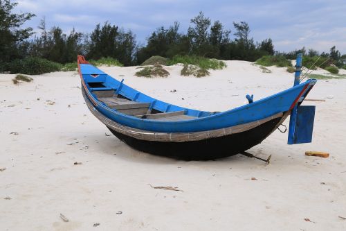 boat sand beach