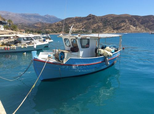 boat crete fishing