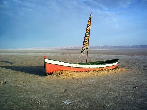 boat salt lake dry