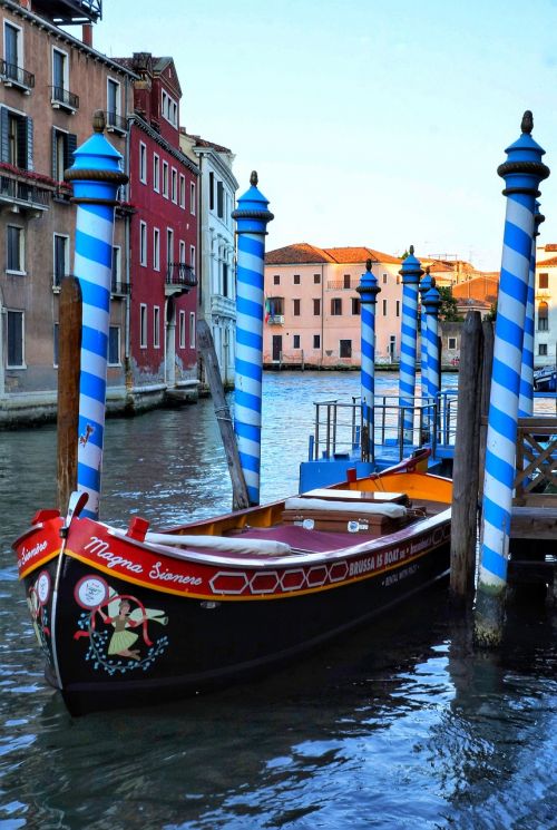 boat canal venice