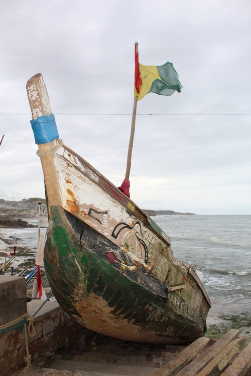 boat  ghana  flag