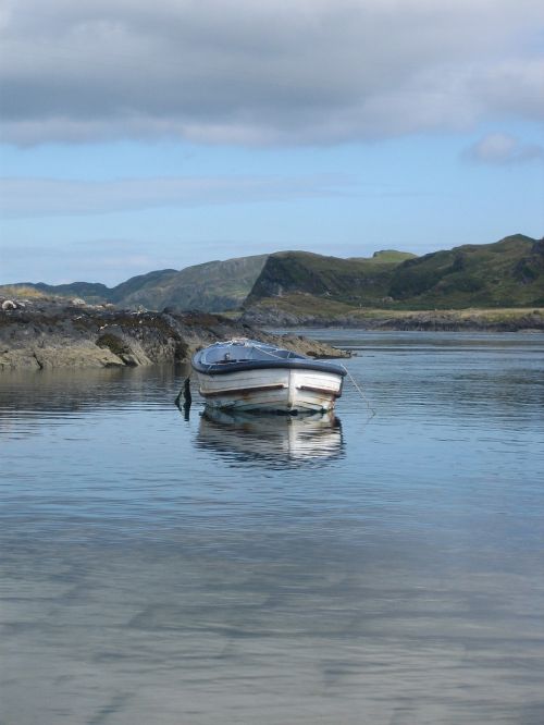 boat luing peaceful