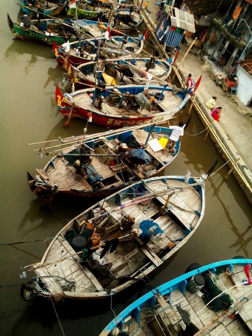 boat ship fishermen